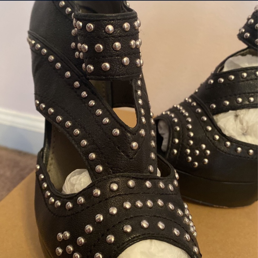 Vince Camuto “Rockstar lifestyle” booties - Picture 2 of 5